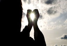 壹号娱乐：阿尔瓦雷斯：这三分非常重要，我们需要作为一个团队继续成长.